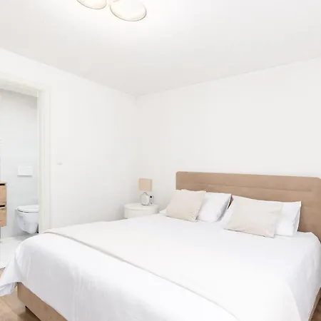 Amazing In With Heated Swimming Pool *